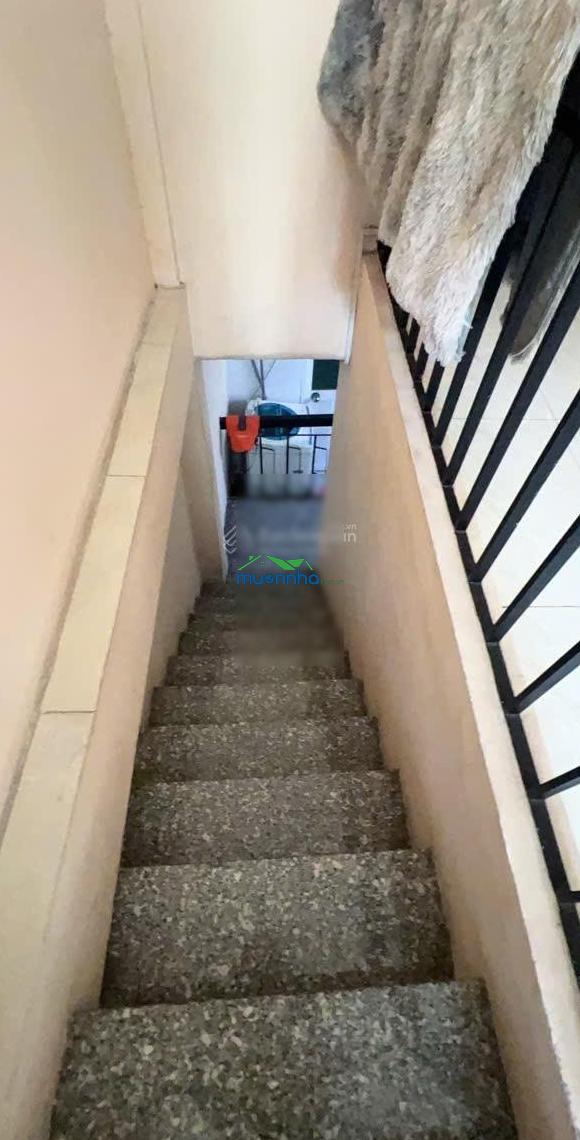 Căn góc 3 mặt hxh - giáp quận 1! bán nhà cũ lê văn duyệt - vũ huy tấn (5,2x9,6m), tiện xây mới. - 4