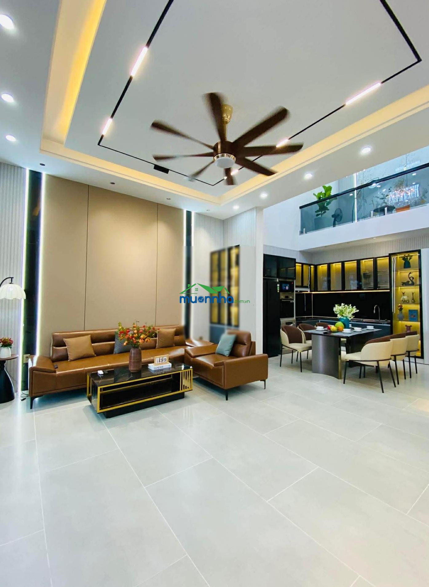 Nhà sân vườn trệt lửng ở ngay. hẻm xe hơi. - 3