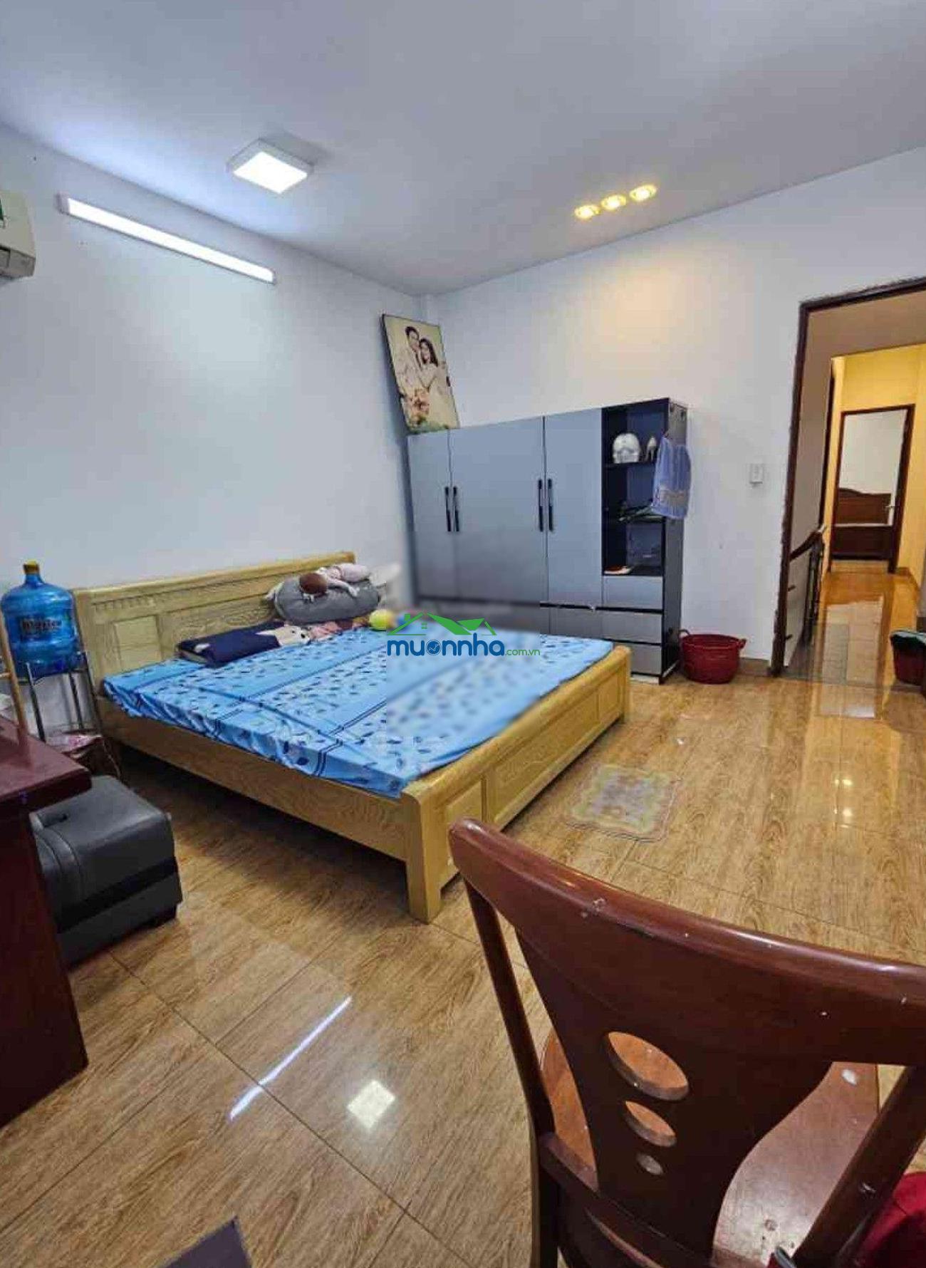 4 tỷ 290 thương lượng, nhà 2 tầng, đường 6 mét thông, diện tích: ngang 4 mét x dài 14 mét