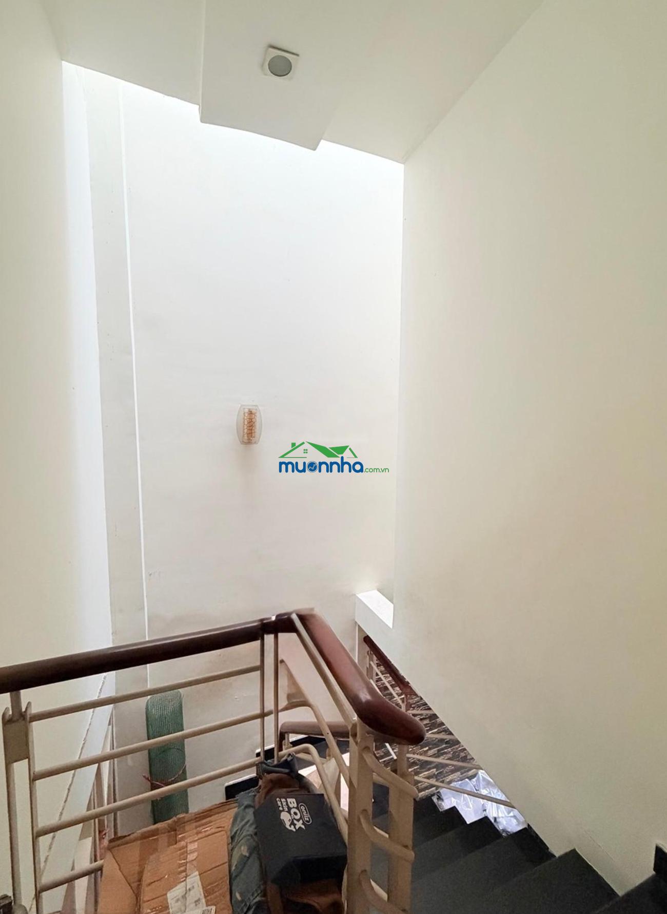 Ngay ngã tư lạc long quân và âu cơ - dt 51 mét 2 tầng nhà còn mới hẻm ô tô quận 11 - 3