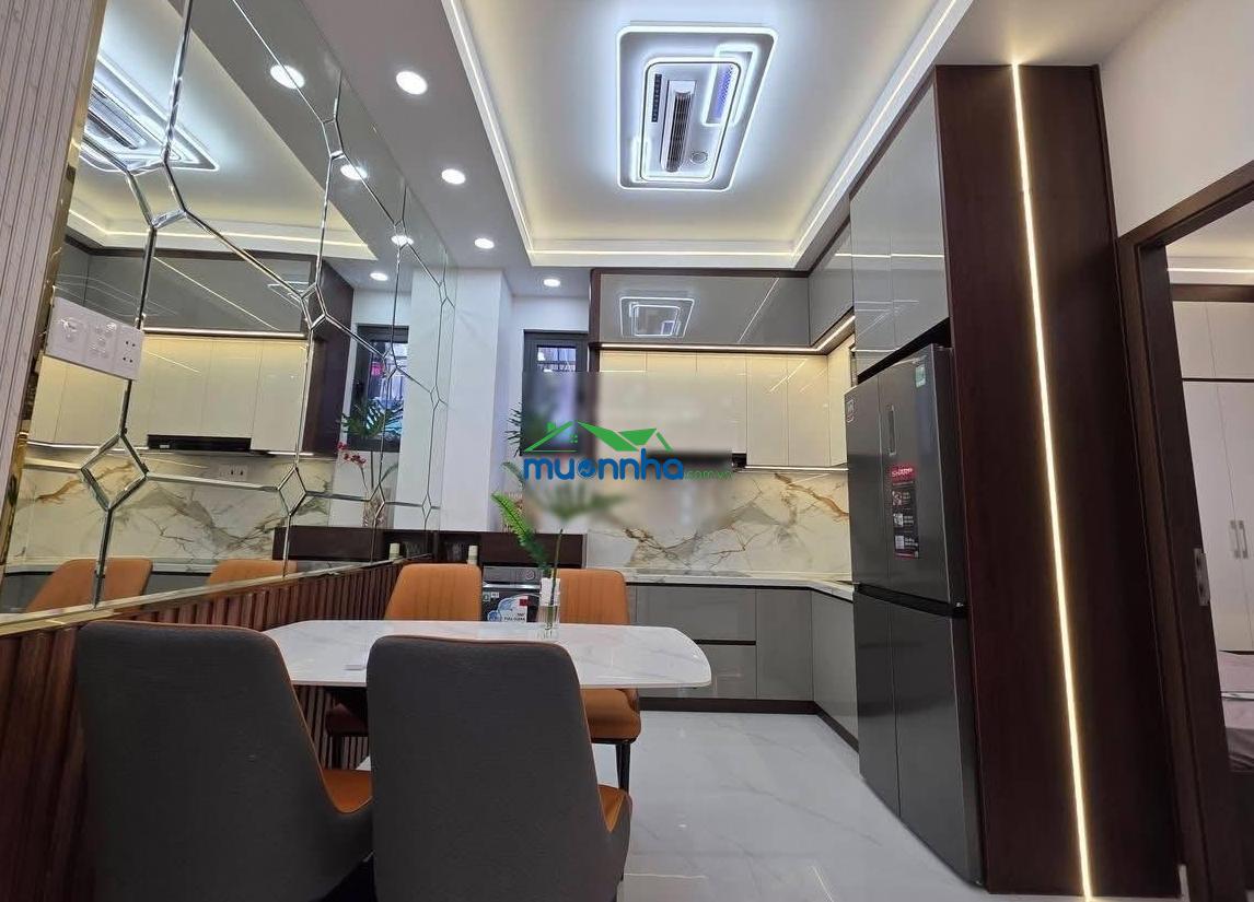5 tỷ 950 - ngay bigc - quận 7 - nhà mới 2 tầng - ngang 7,3m - 3pn - full nội thất - 2