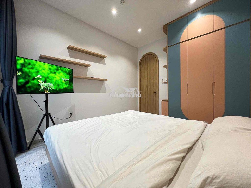 1 phòng ngủ - ban công lớn - ngay trung tâm - đủ mọi tiện ích - 4