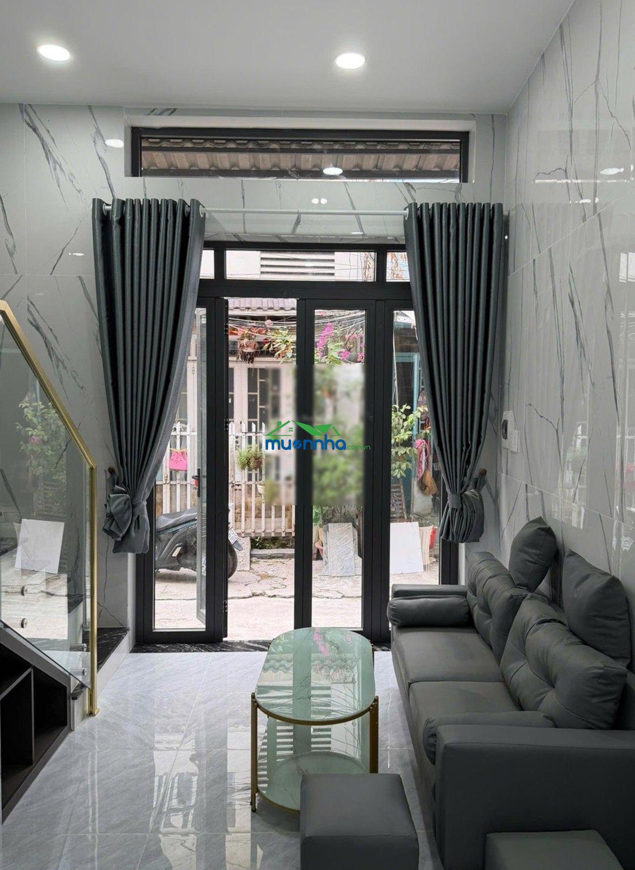 Quận 7 - cách q1 10 phút - 3 tỷ 480 - ngang 4m - hẻm 4m 1 sẹc - 3pn