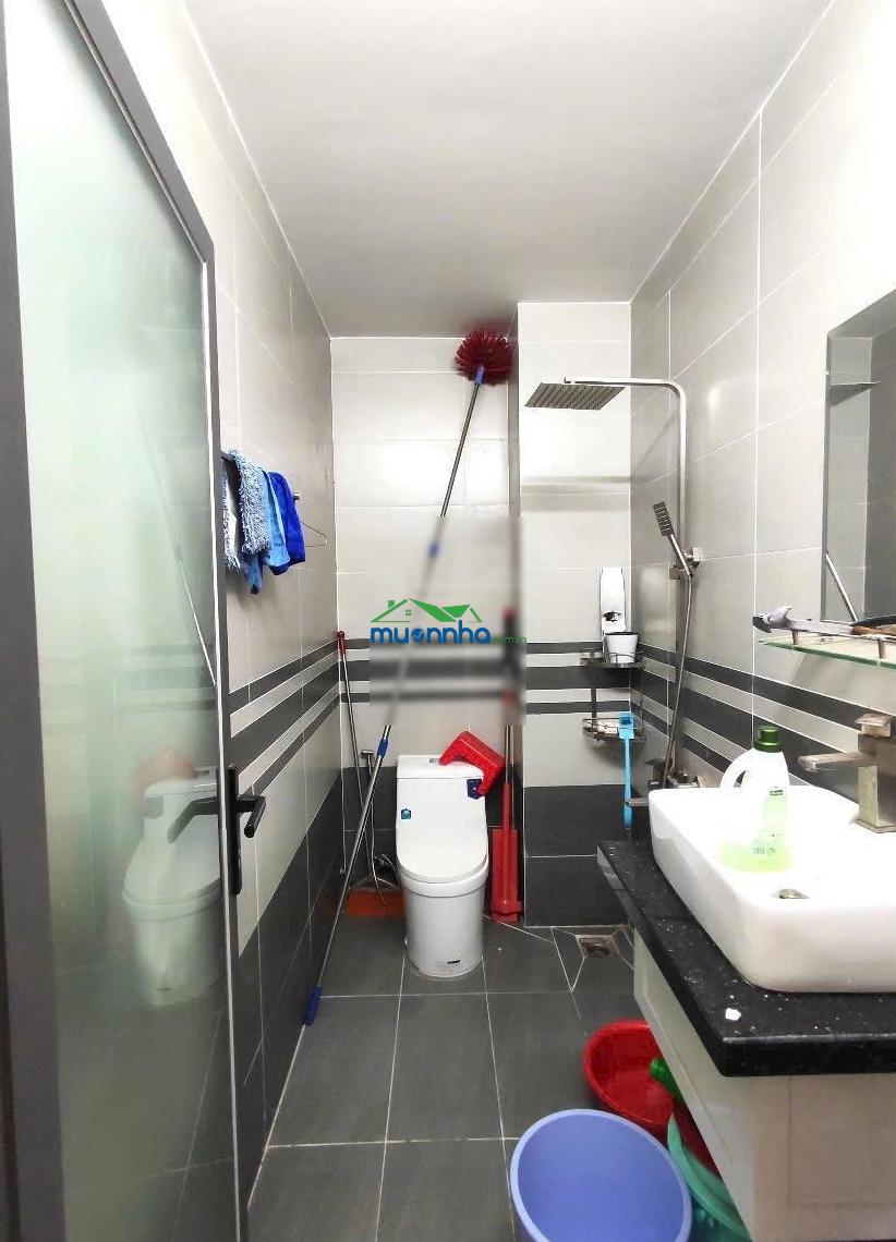 Chủ gửi nhà 3 tầng đối diện trường tiểu học phú hữu, 4 phòng ngủ xe hơi ngủ trong nhà bán gấp