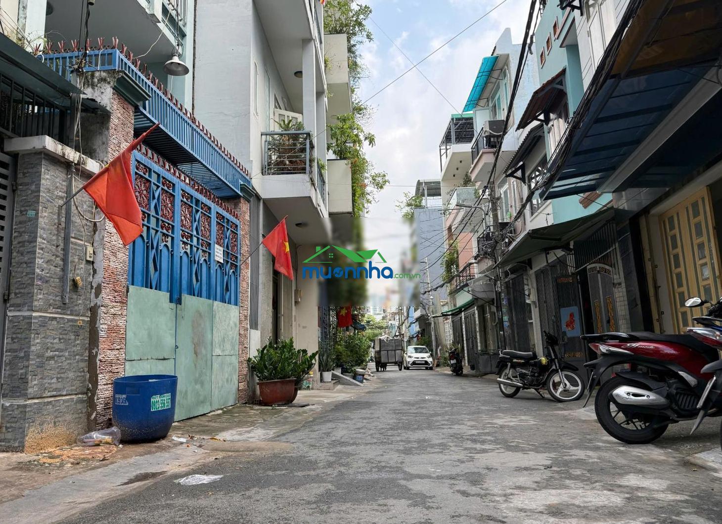 Nhà mt đường nhựa 6m - lý phục man - xe hơi ở trong nhà - nhỉnh 100tr/m - 4