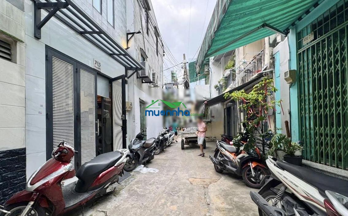 Không lộ giới- không quy hoạch- hẻm ô tô- 4 tầng lầu- sát vách phú nhuận và sân bay- 3,99 tỷ - 3