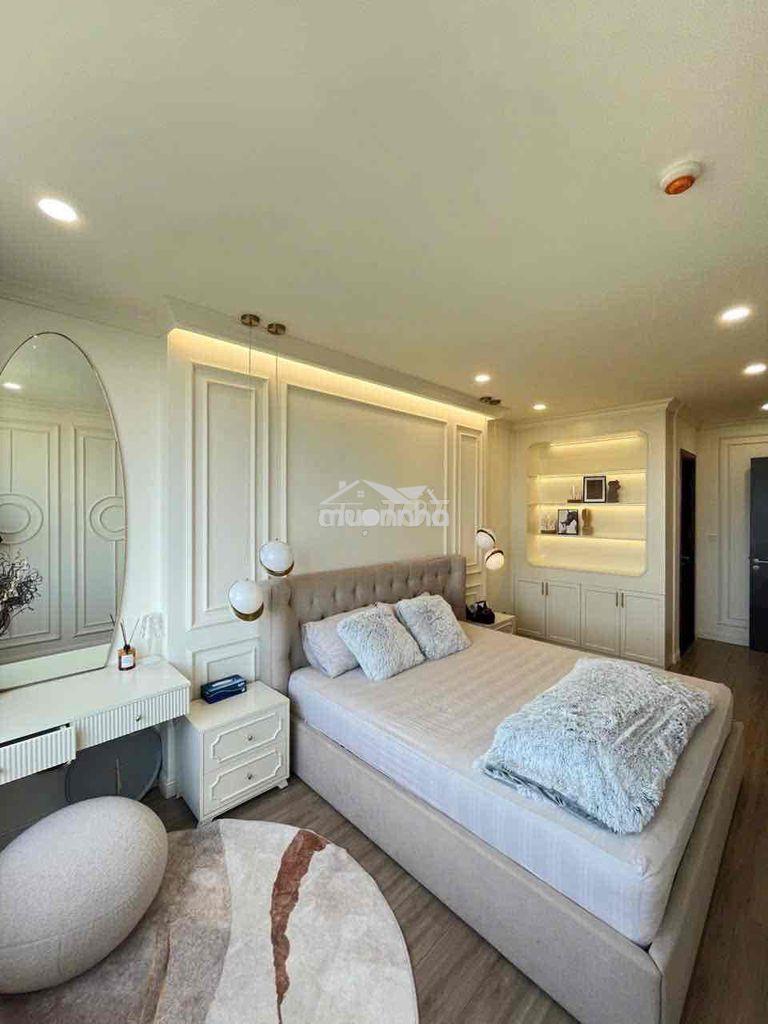 Chủ ngộp bán nhanh 2pn 79m2 full nội thất 2.250tỷ  chung cư c sky view - 2