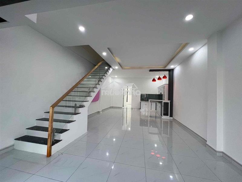 Cho thuê nhà nguyên căn 3pn 3 máy lạnh hướng đông mát mẻ