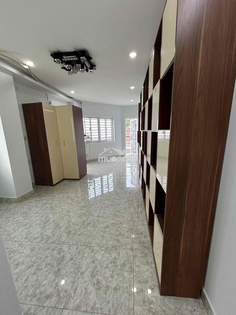 Cho thuê phòng trọ quận 5  nguyên tầng 3 ( đi bộ ra đhyd 5p)