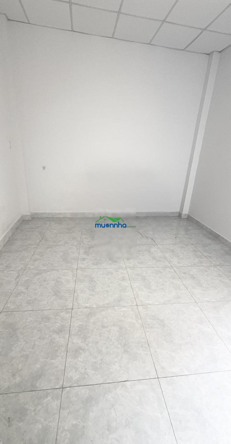 Lạc long quân sát q10, cách mt chỉ 20m. 3 tầng btct 5pn 3wc chỉ hơn 100tr/m2. (8.3 tỷ). - 2