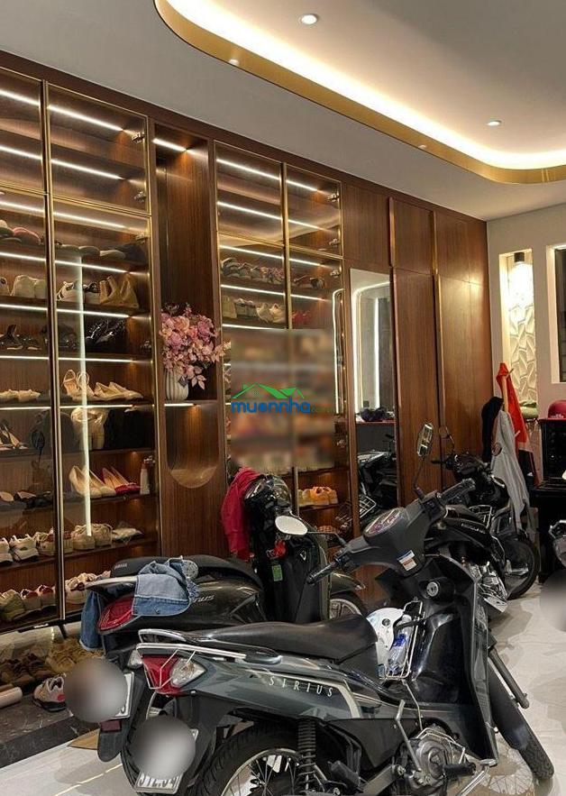 Sát mặt tiền bán nhà nơ trang long, 4x15m, lửng 2 lầu không cần sửa chữa - 2