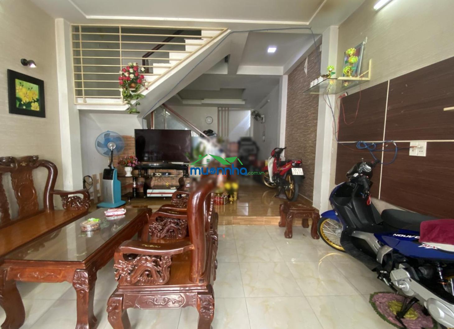 Bán gấp nhà đường 19 sau lưng gigamall thủ đức giá 1tỷ690 nhà shr nhà đẹp ở liền