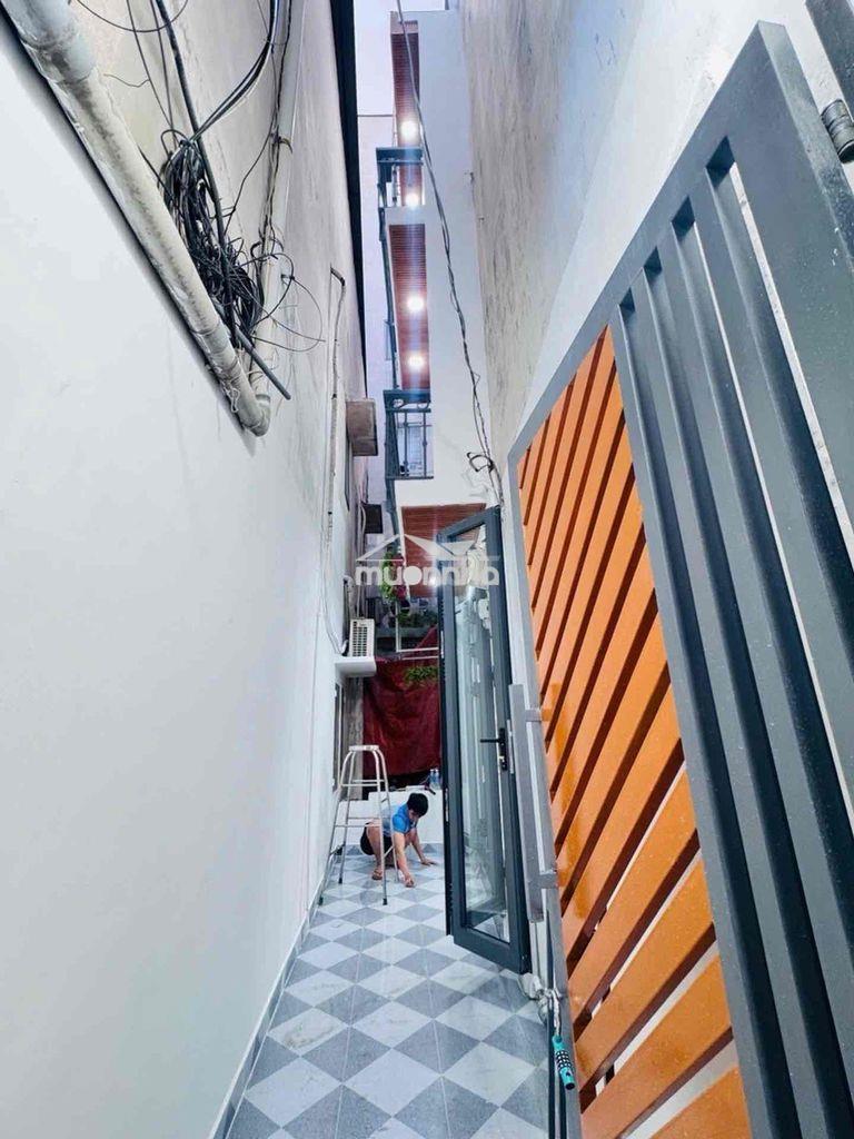 Nhỉnh 2 tỷ nhà 3 tầng hxh 2pn 3wc khu ẩm thực vạn kiếp phan xích long