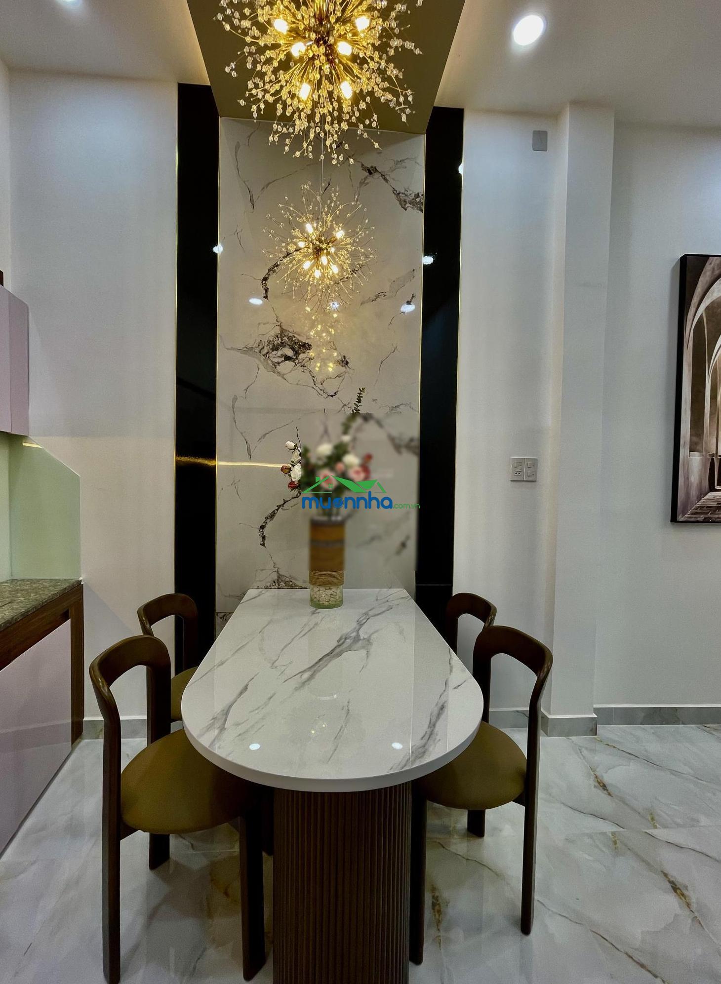 Vip khu phan xích long p. cầu kiệu - 4 tầng 5pn lớn - 33.3m2 nở hậu - mới, shr, cc - 8.2 tỷ tl - 4