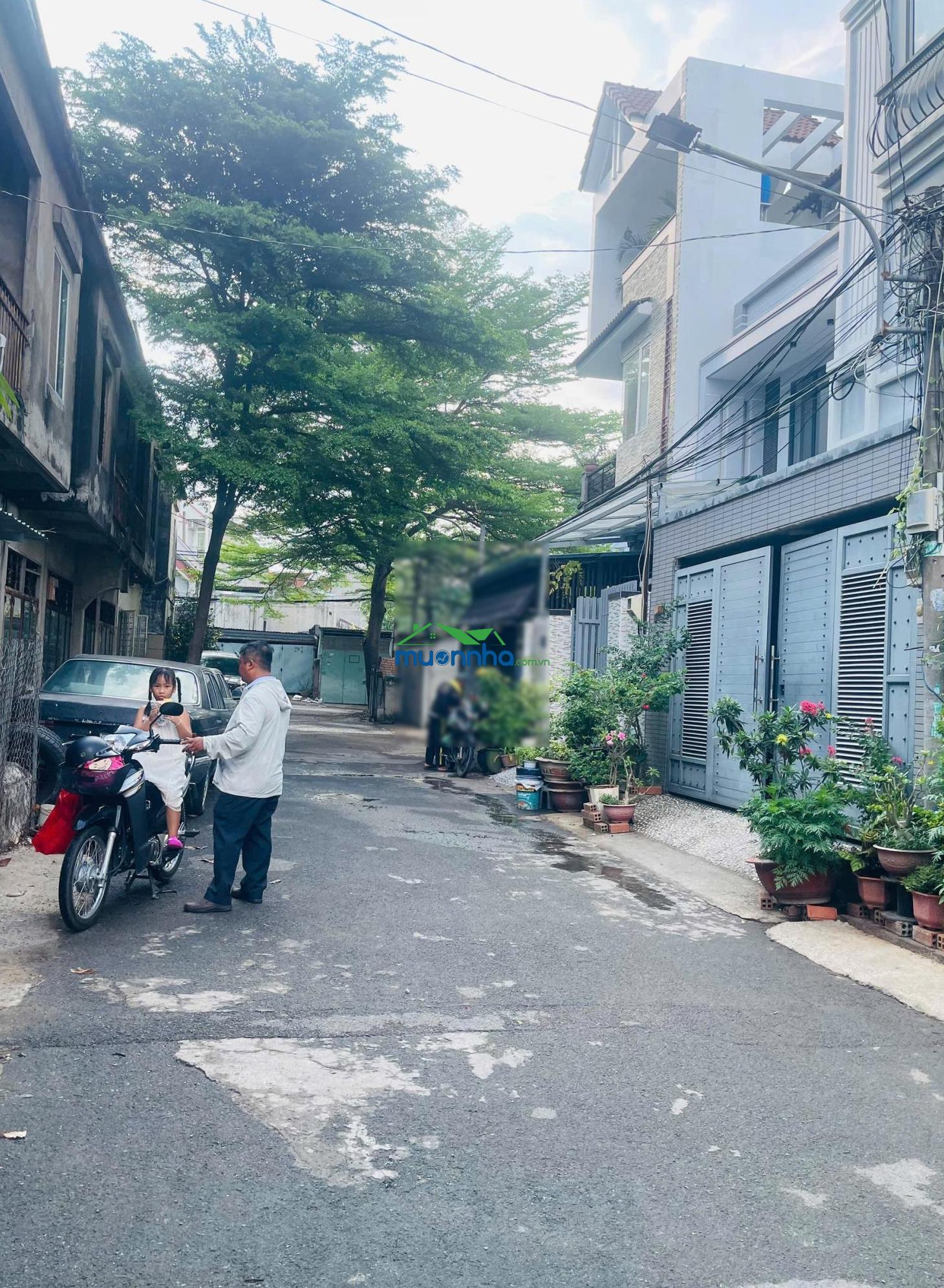 Chủ cần thanh khoản nhanh nhà 1trệt 2 lầu 6pn 6wc đường làng tăng phú -96m² ô tô đậu trước nhà