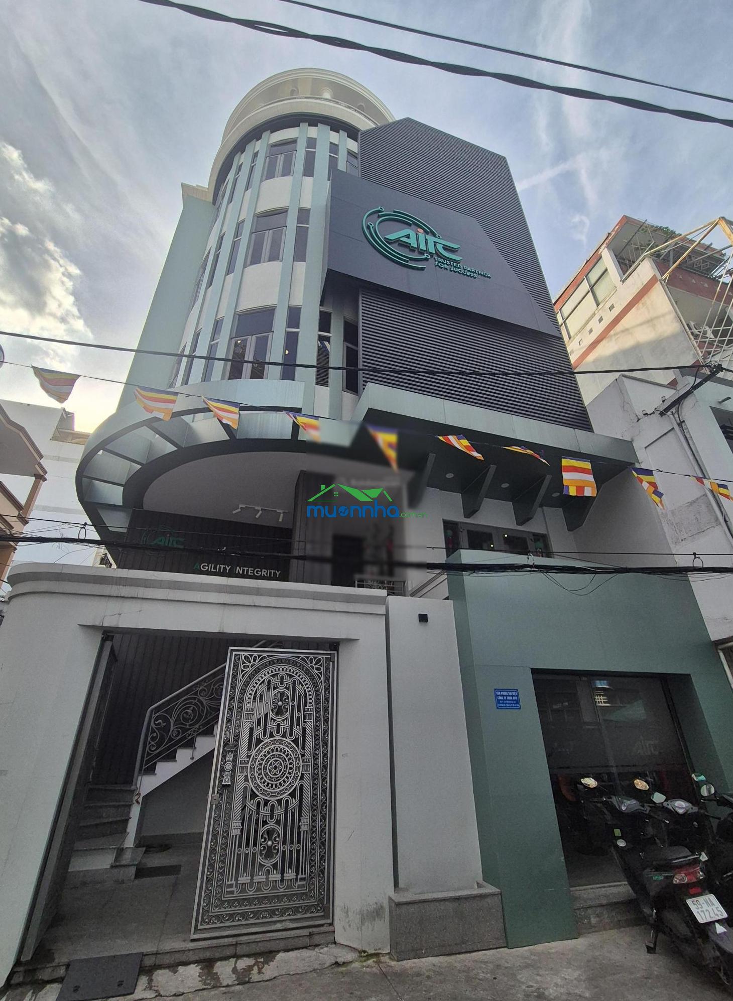 Bán nhà 6x12m - 4 lầu bàn cờ - đang thuê 45 triệu - giá 19.5 tỷ - 0906 366 ***