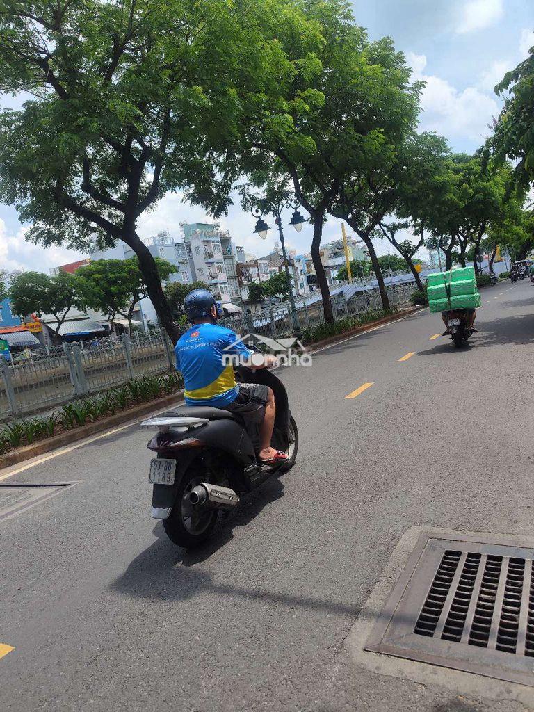 Ngay đường bà hom q6 - nhà chính chủ trang bìa shr đẹp - 5.3 x 12m - 3