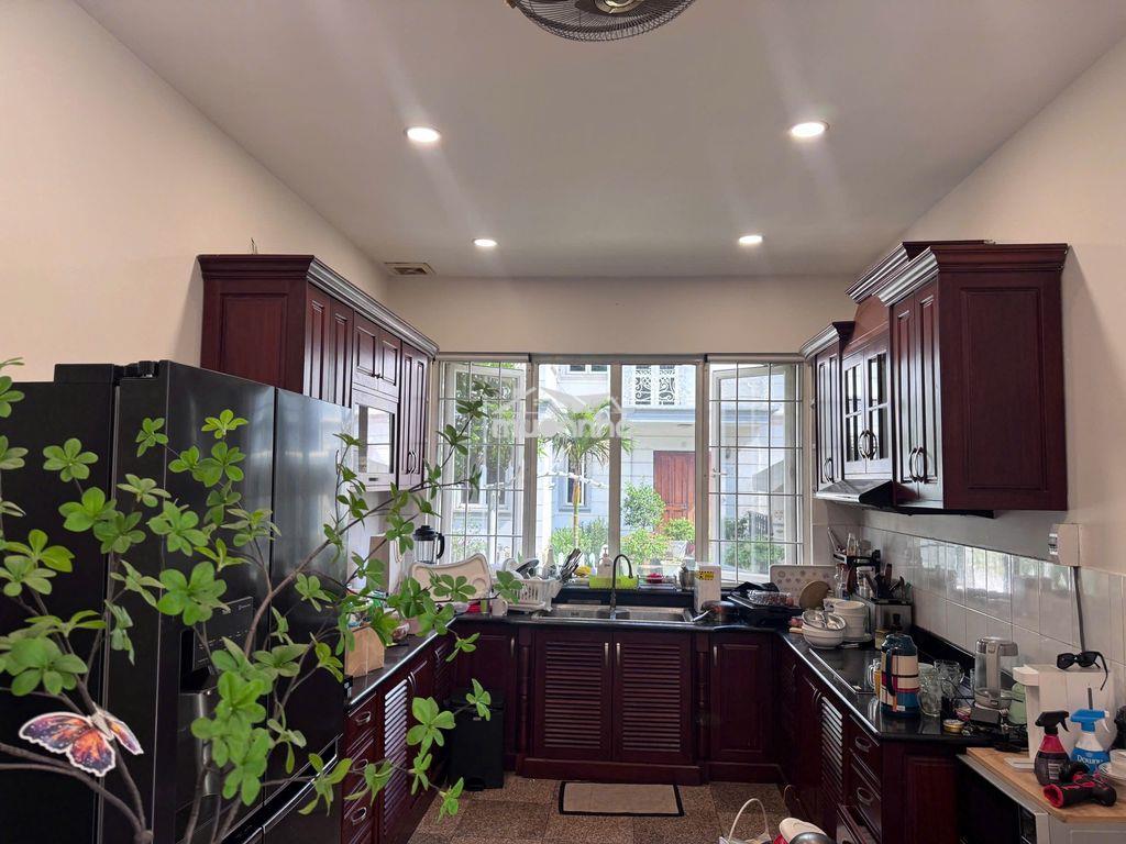 Cho thuê biệt thự sân vườn 250m2 khu garden home- 1 trệt 1 lầu, 4pn - 2