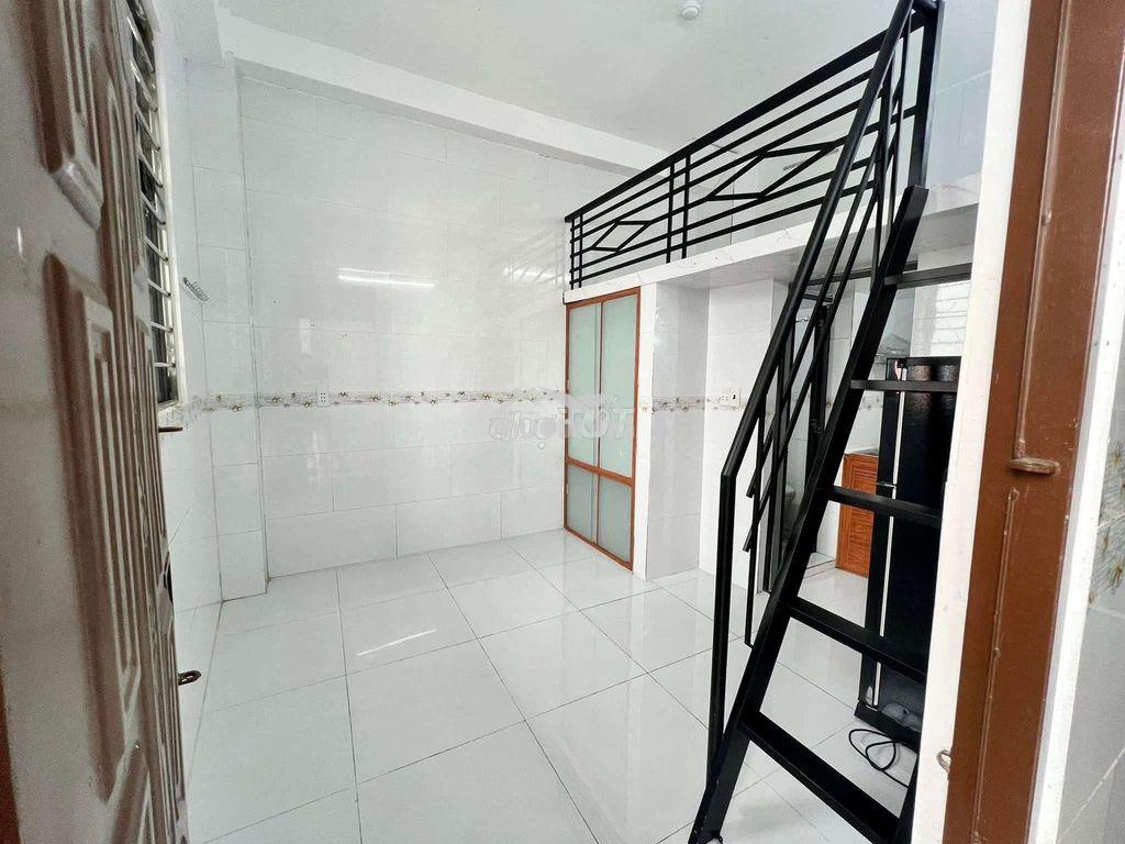 Cho thuê phòng có ban công cửa sổ thoáng - 2