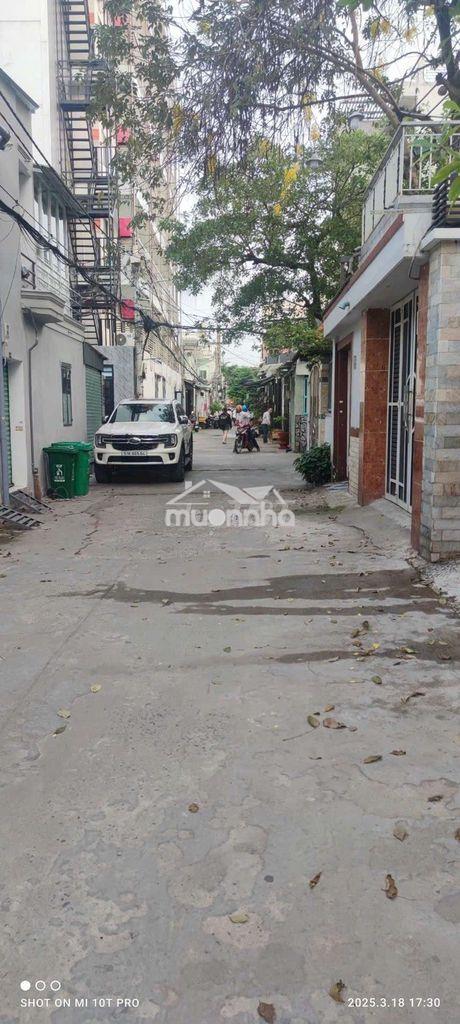 Cần bán gầp nhà 1 xẹt  trương trinh .pđht .dt 4 x20 1 trệt 1 lầu  4pn - 3