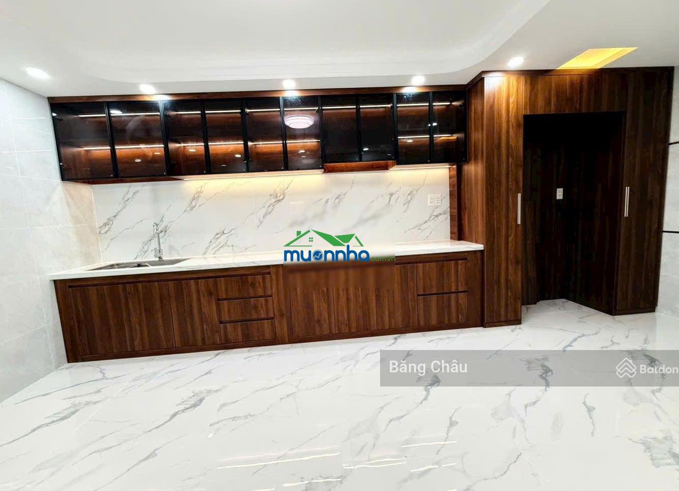 Bán nhà riêng 68m2 tại lạc long quân. giảm 350 triệu còn 8 tỷ 750. chính chủ, giá cực chất