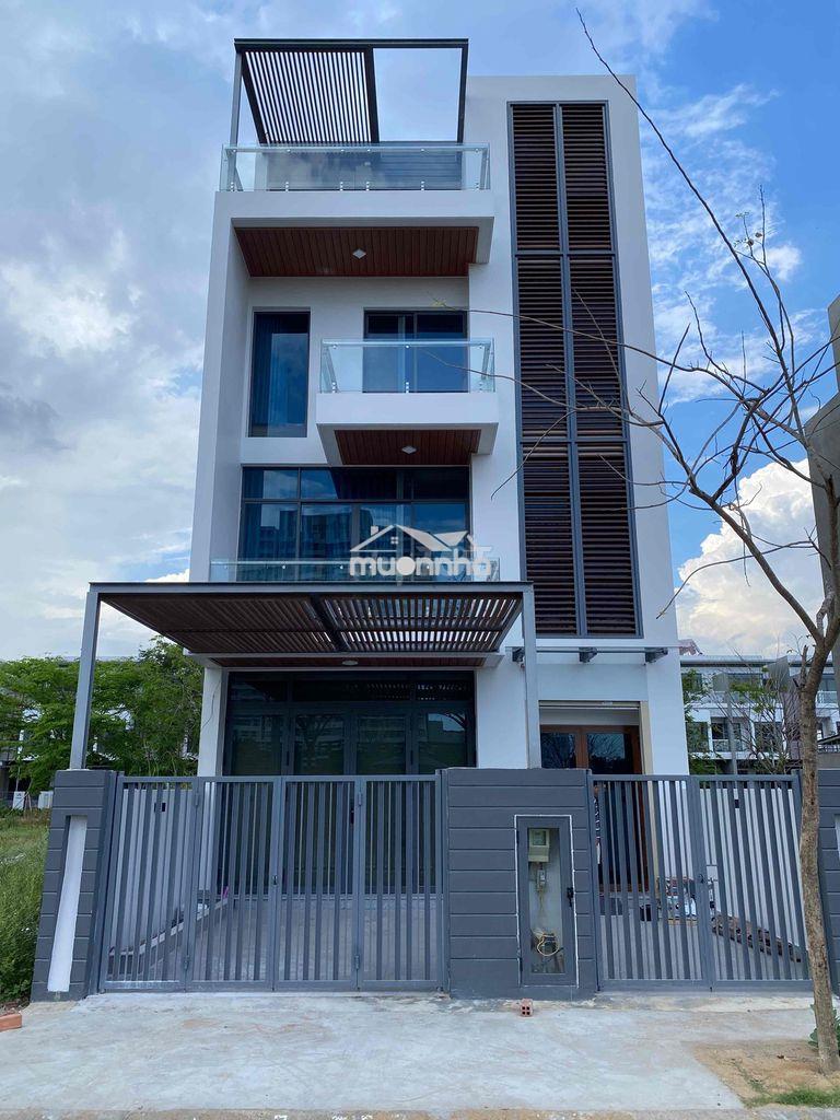Chdv 30m2- ban công- fnt khu biệt thự quận 2