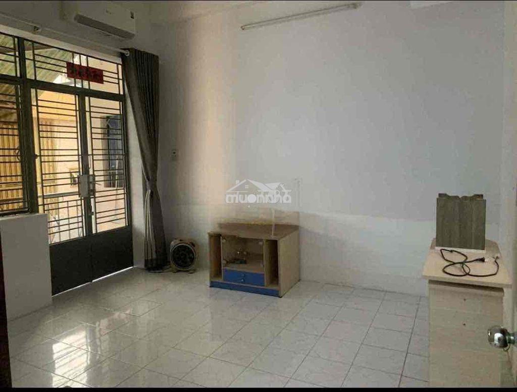 Cho thuê nhà nc trệt 2 lầu có sân phơi.3pn 2wc. trần quốc thảo q3 - 3