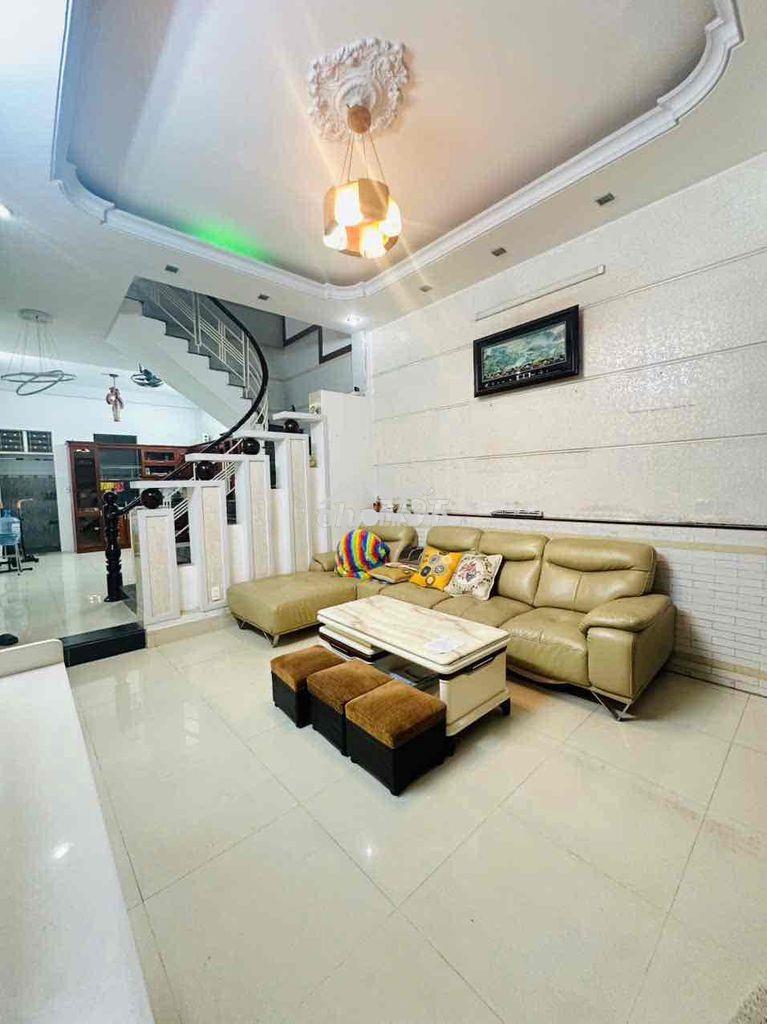Bán nhà gò vấp, 4m x 15m, 3 tầng btct, gần phạm văn bạch, 6 tỷ hơn tý