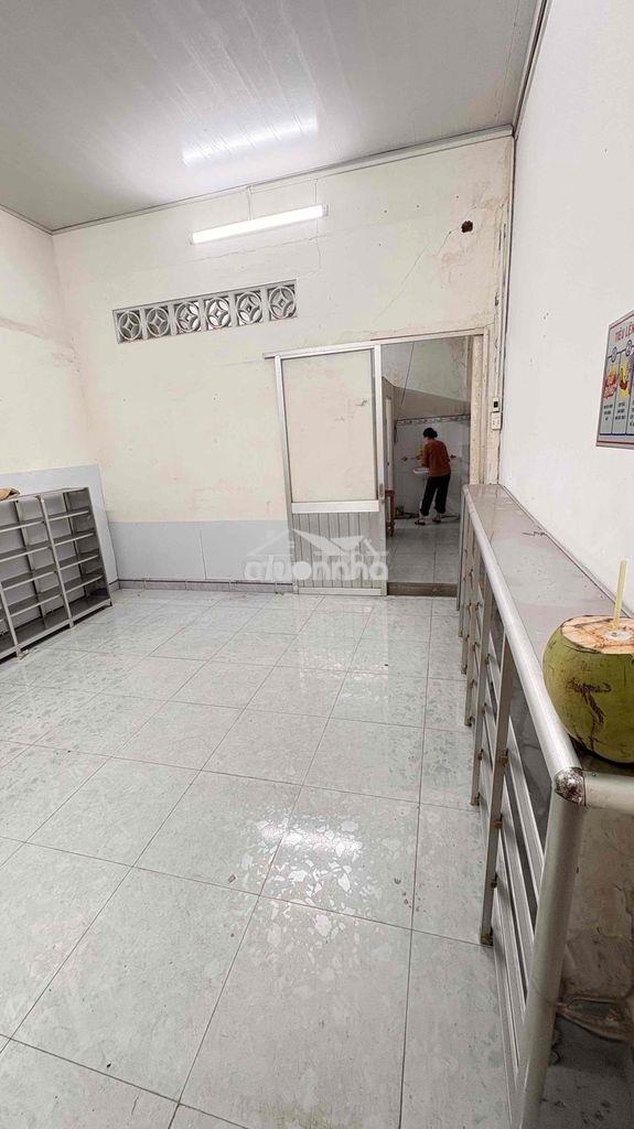 Hẻm 2 xe tải tránh nhau đường lý thường kiệt - 2
