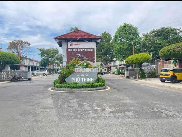 Cho thuê nhà nguyên căn trong khu biệt thự tiamo ngay sân banh