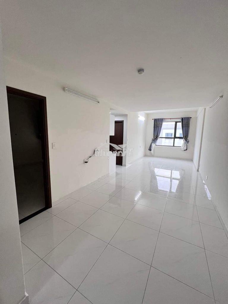 Cho thuê green river dt72m2 2pn 2wc có 2 máy lạnh,rèm giá 9tr5, quận 8