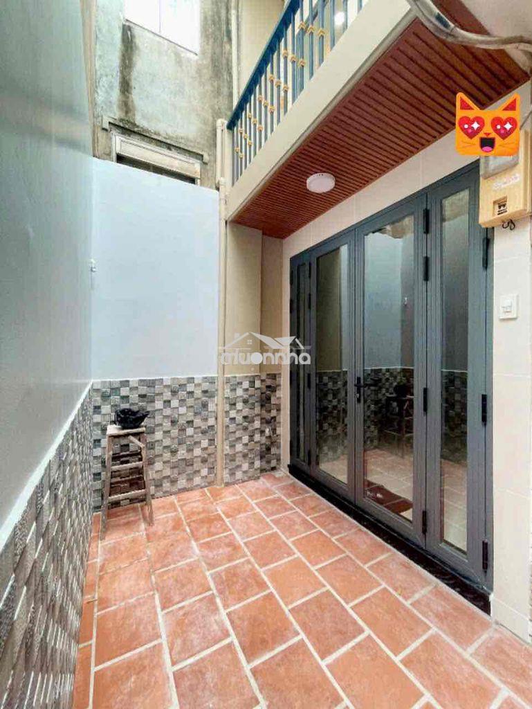 Bán nhà mới 2 tầng gần mặt tiền đường - khu an ninh và yên tĩnh.