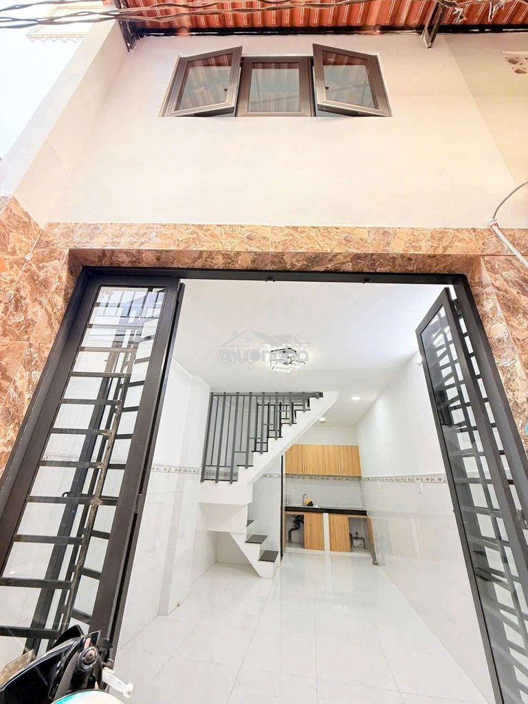 Cần bán nhà hẻm 1716 ngay cầu phú xuân nhà bè