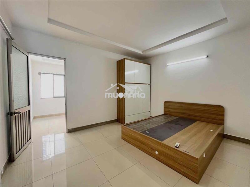 Phòng tách bếp đang hoàn thiện ngay hoàng diệu 2 - đi bộ qua dh ngân h