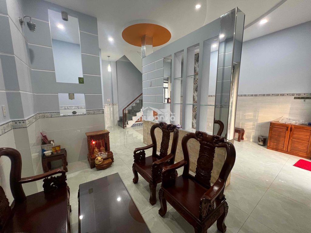 Cần cho thuê nhà ngay chợ hãng dầu - 4