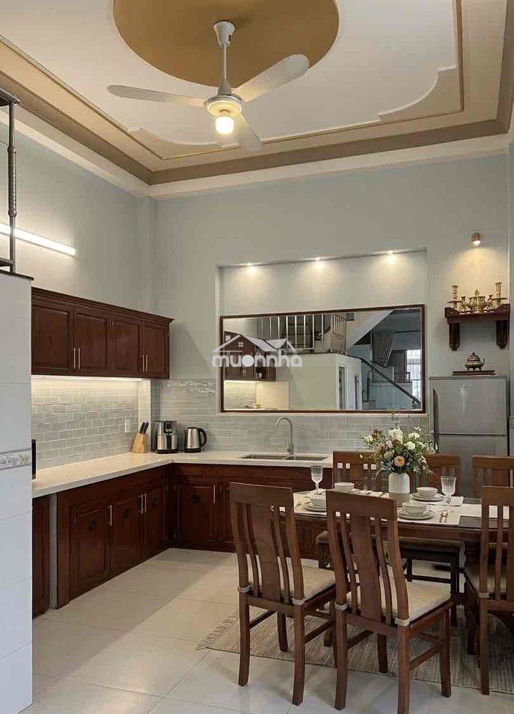 Nhà 1 lầu 1 trệt 3 pn có 2 phòng trọ đang cho thuê 15tr/tháng