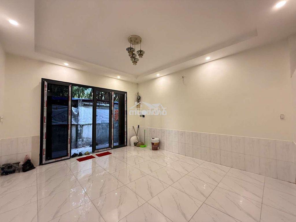 🏡 Cho thuê nnc hẻm 141 đường tám danh p4q8
- 3
