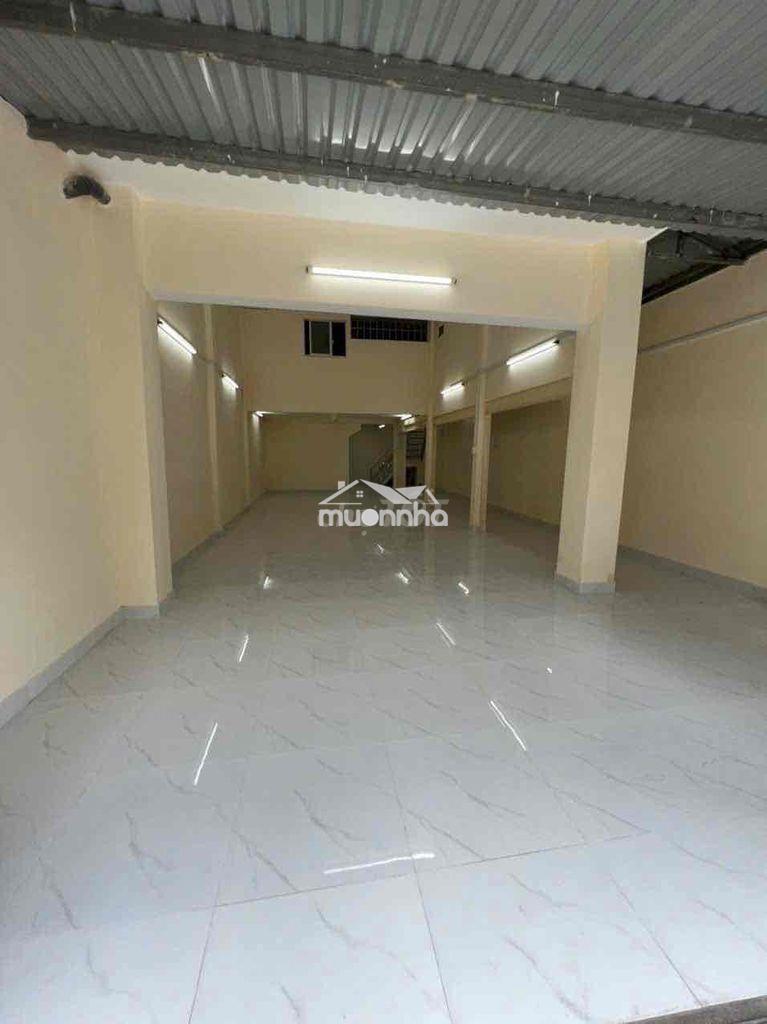Cho thuê nhà cấp 4 có lửng rộng 100m2 đường xe tải làm kho để ở vp cty