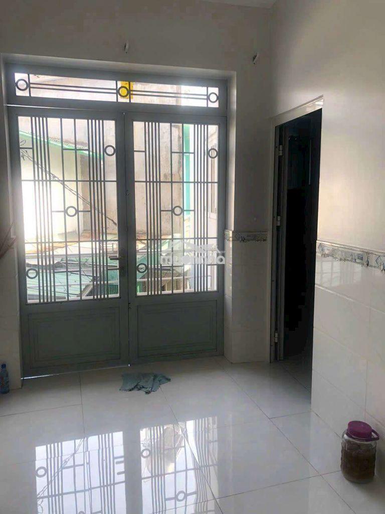 Cho thuê nhà 4x20m gần trường phường 1. dương bá trạc giá thuê 12trieu