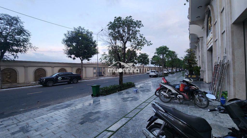 Cho thuê tầng trệt đường 41 văn phòng kdt vạn phúc city 7x20m giá 22tr - 3