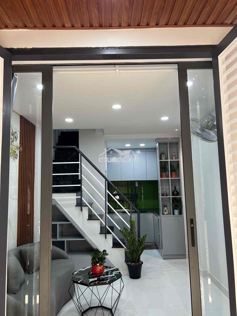 Nhà bán chính chủ sổ hồng riêng mới hoàn thiện đầy đủ tiện nghi