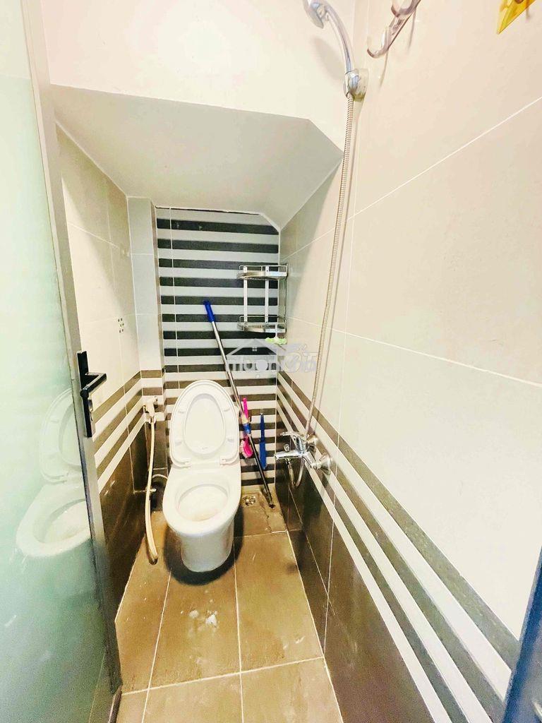 Cho thuê nhà nguyên căn ngay chợ bình long -3 pn hẻm xe hơi - 4