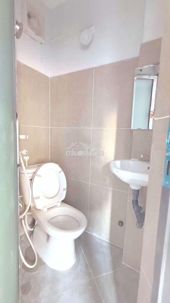 Cđ kinh tế 200m - phòng ngay trung tâm q10 đi bộ ueh 9 phút chỉ còn 1p - 3