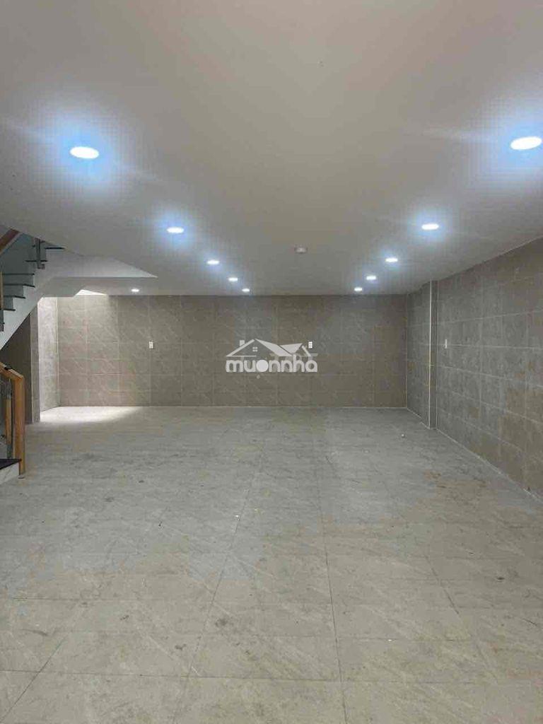 Cho thuê nhà 1 hầm, 1 trệt, 4 lầu, thang máy ở vạn phúc - 3