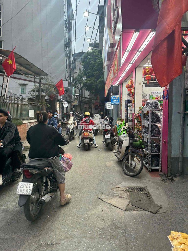 Nhà kinh doanh, dt 100m2 thông , rộng 7,6; dài 14m, xe tải, 2  mặt