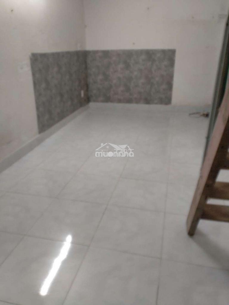 Nhà nhỏ gọn nguyên căn điện nước riêng, giá rẻ  - 2