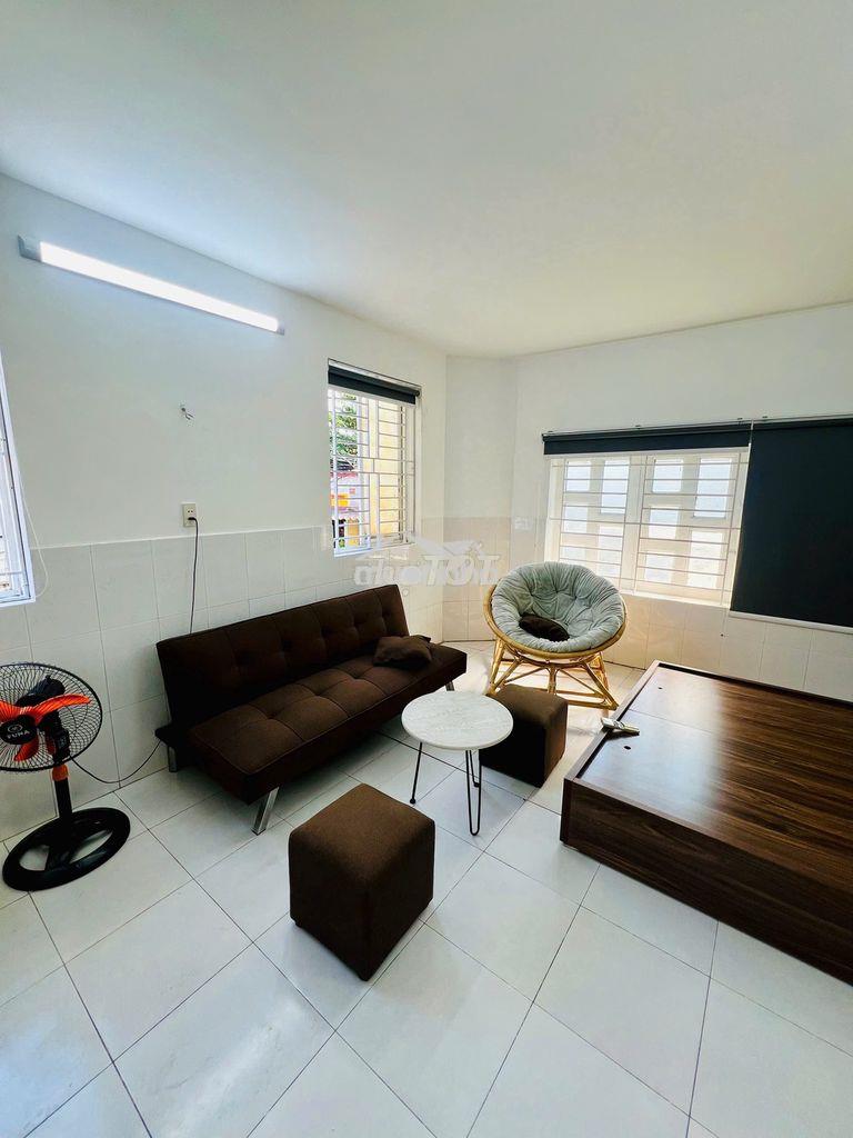 Cho thuê phòng (chdv) 30a dương đức hiền 30m2 sẵn nội thất
