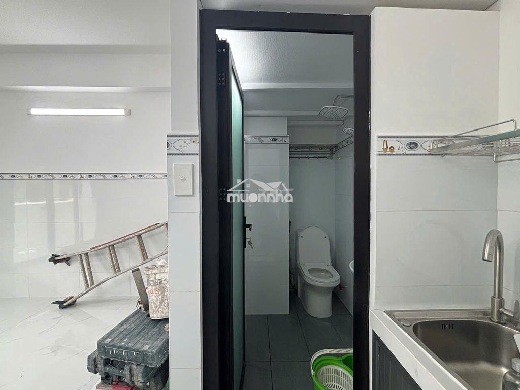 Cho thuê phòng trệt vừa ở vừa kinh doanh mới 100% sát eco green và kcx - 2