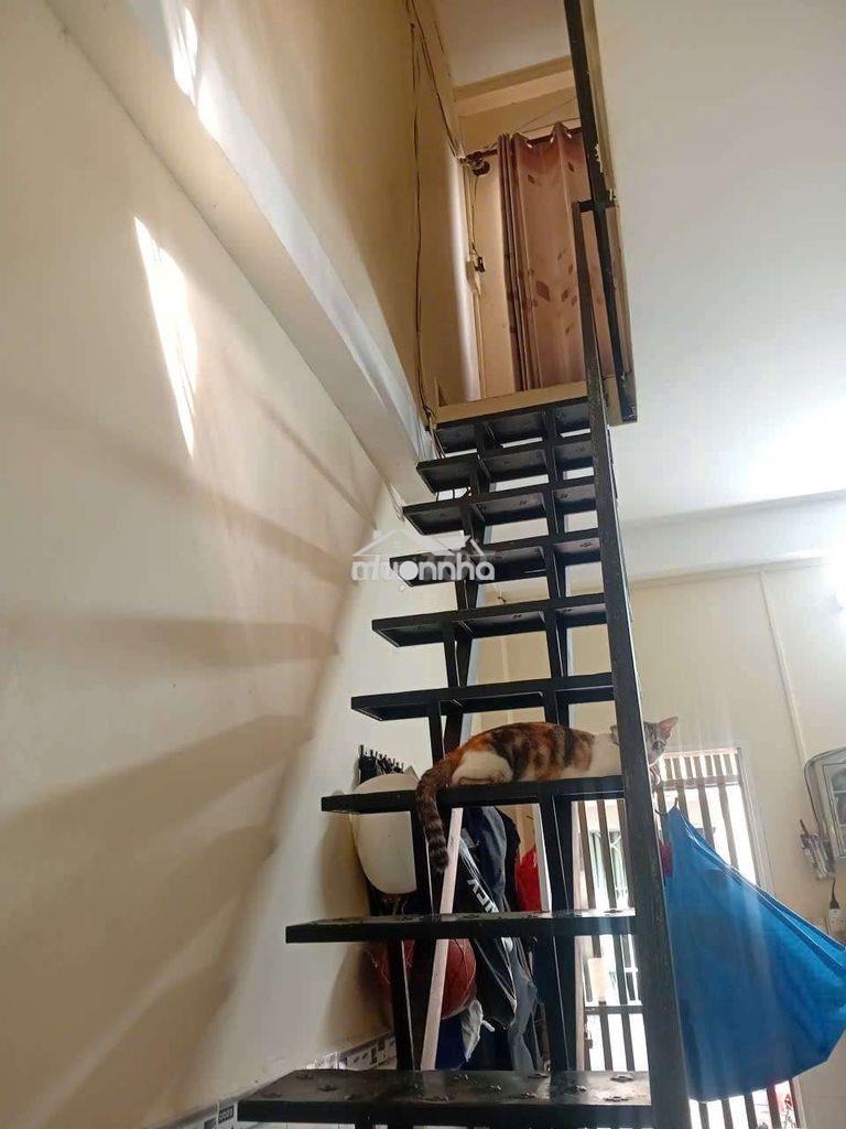 3,85 tỷ - nhà trống, sổ riêng - nhận ở nhay - 2 pn - 35m2 - - 2