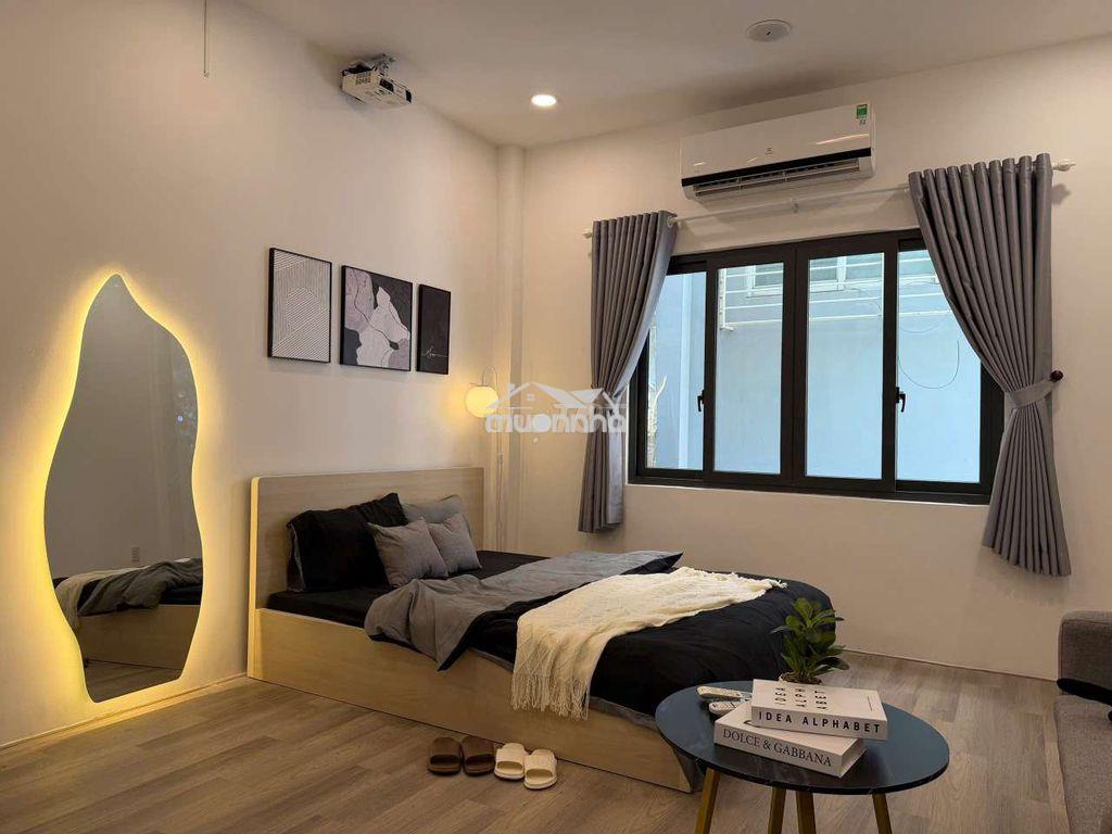 Studio cửa sổ ngay trung tâm quận 1 - 4